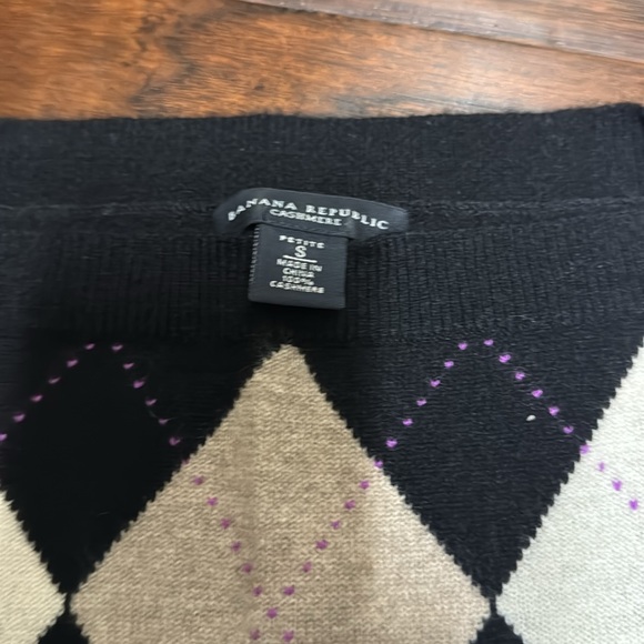 Banana Republic SPetite cashmere argyle 3/4 sweater - Picture 2 of 4
